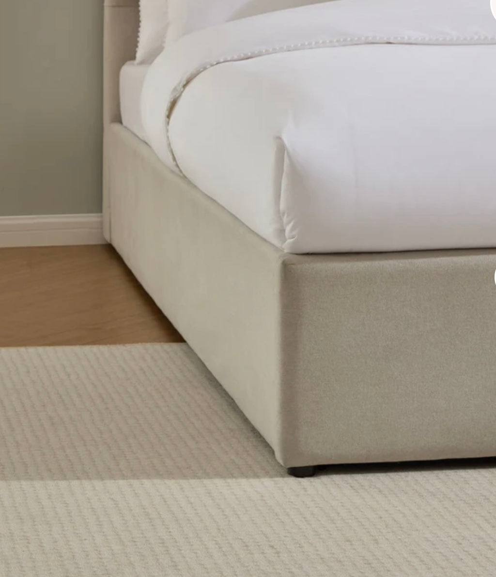 Hampton Upholstered Bed