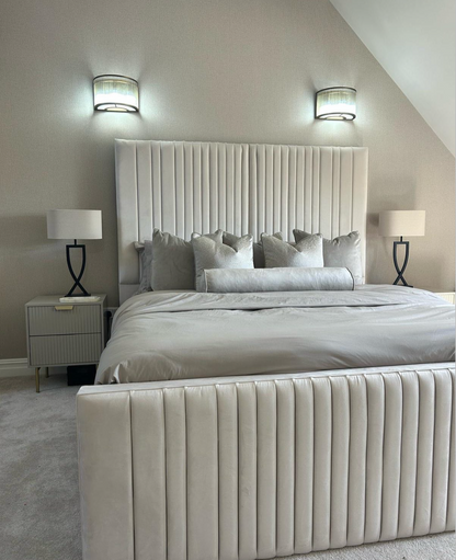 Georgia upholstered bed with Gaslift