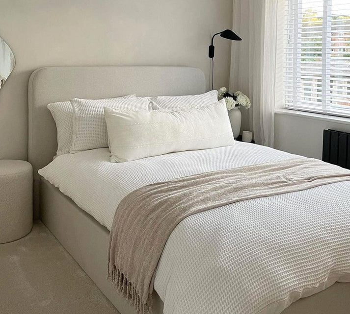 Colardo upholstered bed