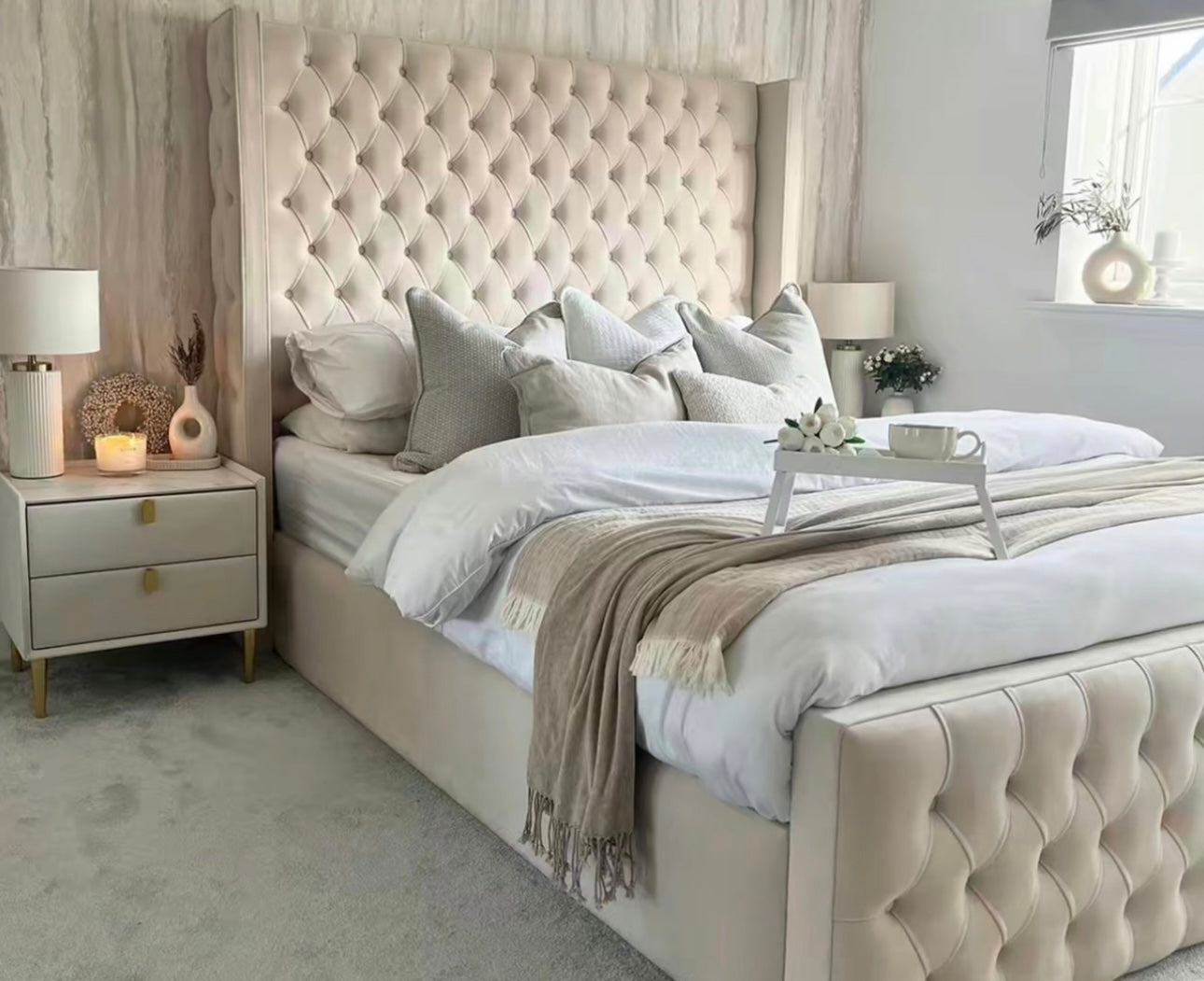 Empress upholstered bed with Gaslift